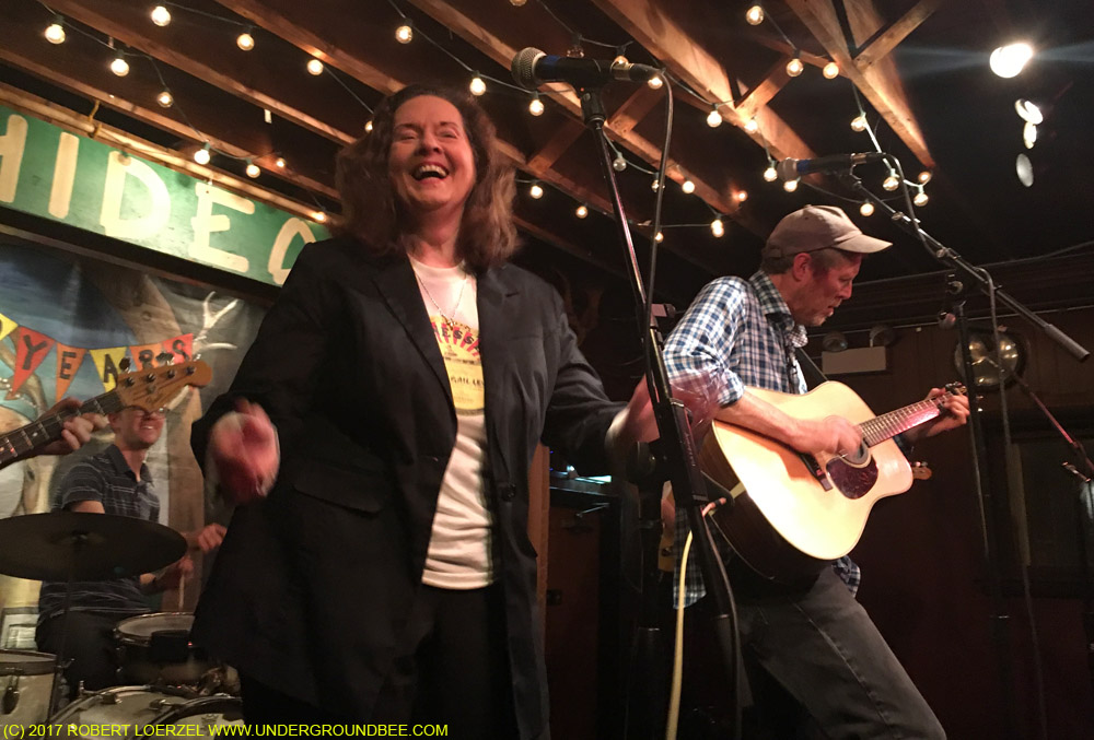 Linda Gail Lewis performs with Robbie Fulks on August 29, 2016.